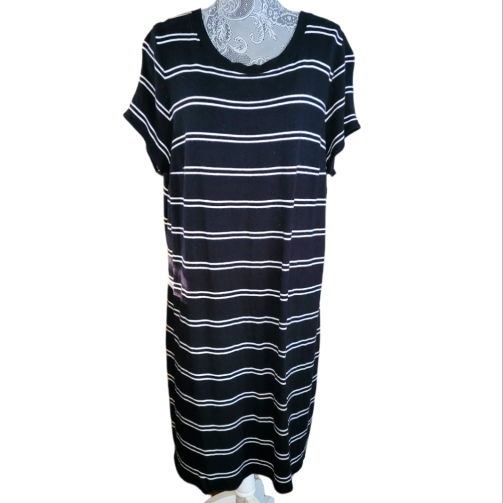 Ava & Viv plus size striped midi dress.